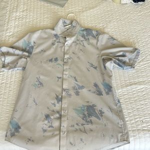 Lululemon XL men’s worn short sleeve button up